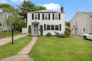 8 Dartmouth Ave, Warwick, RI 02888 - Photo 1