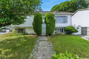 26 Bowles Ct, Pawtucket, RI 02860 - Photo 1