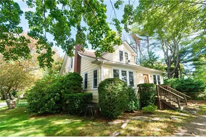 556 East Main Road, Middletown, RI 02842 - Photo 1