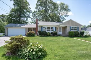 122 Belvedere Dr, Cranston, RI 02920 - Photo 1