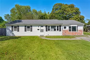 9 Dunbar Ct, Warwick, RI 02886 - Photo 1