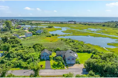 124 Houston Avenue, Narragansett, RI 02882 - Photo 1