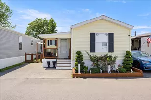 63 East Dr, East Providence, RI 02916 - Photo 1