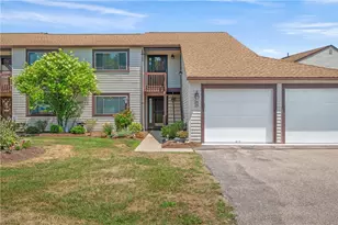 30 Sweet Meadows Ct, Narragansett, RI 02882 - Photo 1