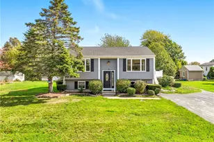 19 Cows Path, Middletown, RI 02842 - Photo 1