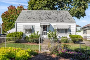 84 Farrell St, Pawtucket, RI 02861 - Photo 1
