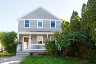 27 Fenner Ave, Newport, RI 02840 - Photo 1