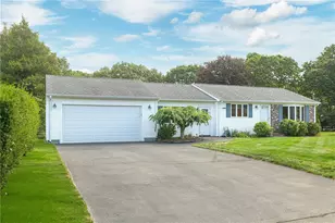 31 Avice St, Narragansett, RI 02882 - Photo 1