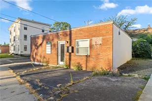 404 Smithfield Ave, Pawtucket, RI 02860 - Photo 1