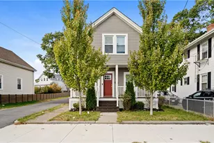 180 Darlingdale Ave, Pawtucket, RI 02861 - Photo 1