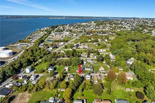 39 Hilton St, Tiverton, RI 02878 - Photo 1