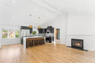 7 Carpenter Ave, Barrington, RI 02806 - Photo 1