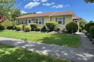 24 Garfield Ave, Bristol, RI 02809 - Photo 1