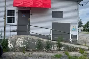 178 Columbus Ave, Pawtucket, RI 02860 - Photo 1