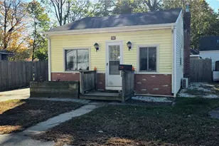 76 Kenway Ave, Warwick, RI 02889 - Photo 1