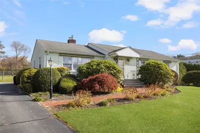118 Wolcott Avenue, Middletown, RI 02842 - Photo 1