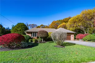 40 Phenix Ridge Dr, Cranston, RI 02921 - Photo 1