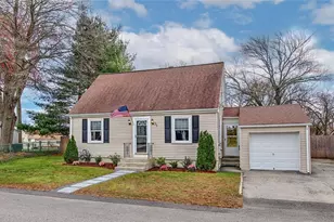 31 Columbus Ave, North Providence, RI 02911 - Photo 1