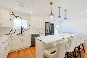 20 Manilla Ave, Cranston, RI 02 - Photo 1