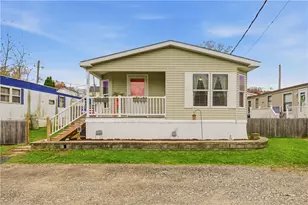 52 Bradley Terrace, Portsmouth, RI 02871 - Photo 1