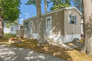 529 Forest Prk, Middletown, RI 02842 - Photo 1
