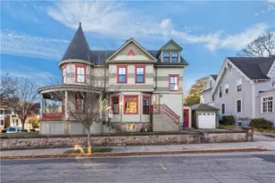 350 Broadway, Newport, RI 02840 - Photo 1