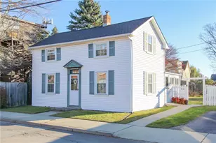 26 Freebody St, Newport, RI 02840 - Photo 1