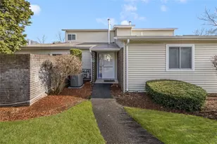 856 Halifax Dr, Warwick, RI 02886 - Photo 1