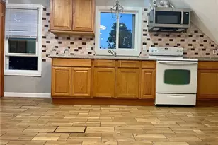 36 Highland St, Pawtucket, RI 02860 - Photo 1