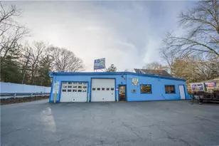 4 Log Rd, Smithfield, RI 02917 - Photo 1