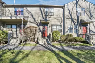 407 Pinewood Dr, Smithfield, RI 02917 - Photo 1