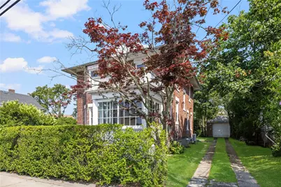 26 Narragansett Avenue, Newport, RI 02840 - Photo 1