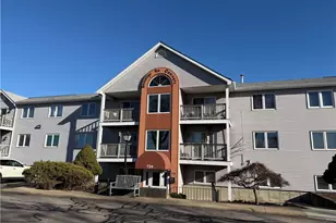 724 Beverage Hill Ave, Pawtucket, RI 02861 - Photo 1