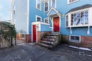 7 Cozzens Ct, Newport, RI 02840 - Photo 1