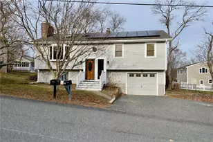 118 Kenyon Dr, Tiverton, RI 02878 - Photo 1