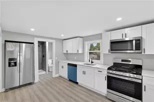 18 Huron St, Warwick, RI 02889 - Photo 1