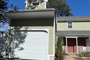 62 Memorial Blvd, Newport, RI 02840 - Photo 1
