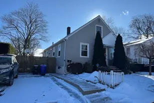 18 Fairmont Ave, Pawtucket, RI 02860 - Photo 1