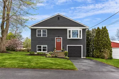 102 Easton Avenue, Portsmouth, RI 02871 - Photo 1