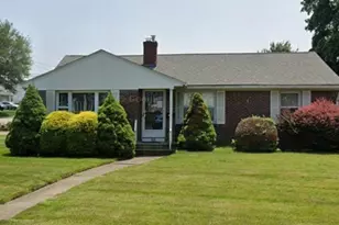 105 Broadmoor Rd, Cranston, RI 02910 - Photo 1