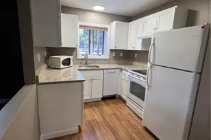 728 Beverage Hill Ave, Pawtucket, RI 02861 - Photo 1