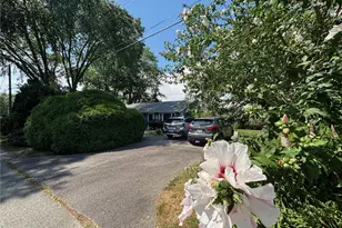 6 Hickory Ave, Middletown, RI 02840 - Photo 1