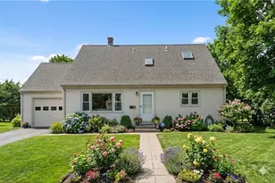 11 O Donnell Rd, Middletown, RI 02842 - Photo 1