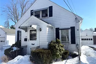 39 Hillview Ave, Providence, RI 02908 - Photo 1