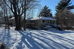7 Bayberry Rd, Narragansett, RI 02882 - Photo 1