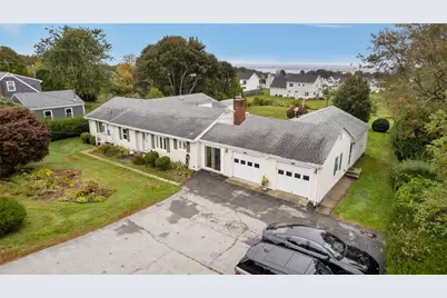 1533 East Main Road, Portsmouth, RI 02871 - Photo 1