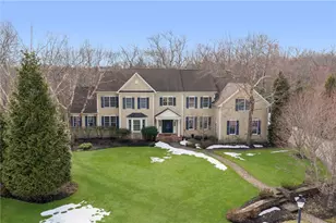 25 Hoyer Ct, East Greenwich, RI 02818 - Photo 1
