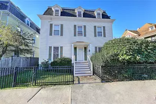 13 Rhode Island Ave, Newport, RI 02840 - Photo 1