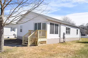 15 Bluebird St, Tiverton, RI 02878 - Photo 1