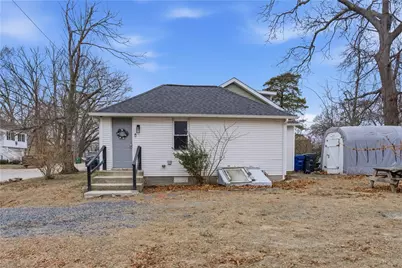 31 Oakhurst Avenue, Warwick, RI 02889 - Photo 1